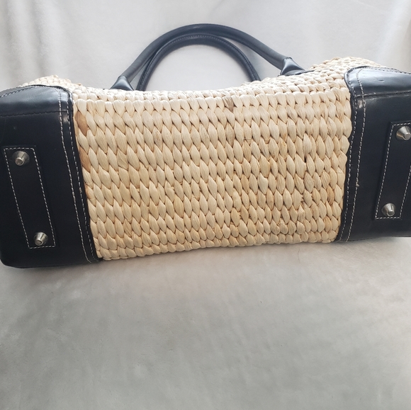 Wicker and black purse summer spring - Picture 2 of 4
